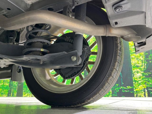 お車を安心してお乗りいただく為には、足回りの定期点検が欠かせません。サービスサポート(有償保証)では無料点検もご提供しており、安心のカーライフをお過ごしいただけるサポート体制が整っています。