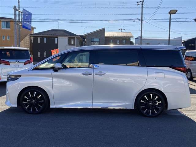 アルファードハイブリッド 2.5 エグゼクティブ ラウンジ E-Four 4WD