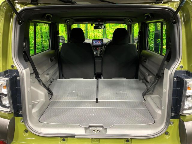 普段のお買い物や通勤、送迎等に十分な荷室スペースを確保しております。セカンドシートを倒すと、大きな荷物の積載も可能です♪