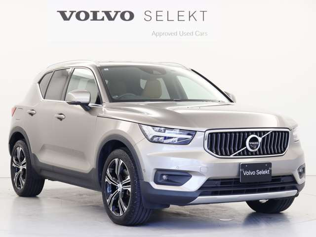 XC40B4 AWD インスクリプション 4WD