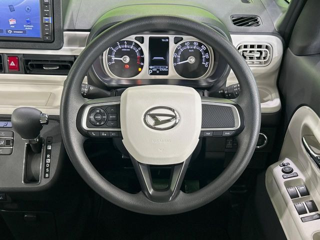 【ステアリングスイッチ】運転中、前方から目線をそらすことなく、オーディオ等の操作が可能な便利機能!安心&快適なドライブを演出してくれます♪