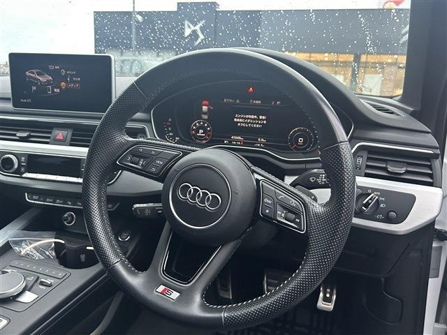 A42.0 TFSI クワトロ Sラインパッケージ 4WD