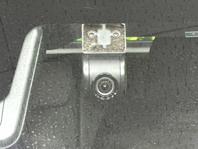 【ドライブレコーダー】ドライブレコーダー装備!走行中はもちろん、あおり運転や事故に遭遇した際、映像で記録し、万一のリスクに備えます。※記録用SDカードはお客様ご自身でご準備いただく必要があります。