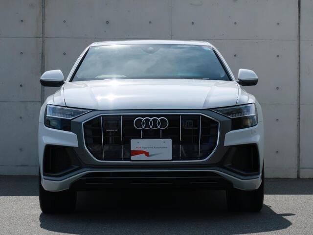 Q855 TFSI クワトロ 4WD