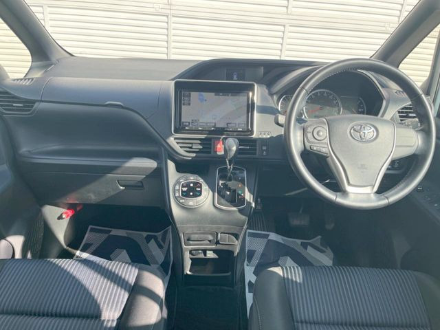ヴォクシー2.0 ZS