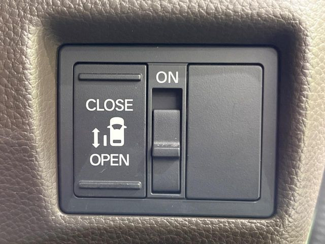 【パワースライドドア】スマートキーや運転席のスイッチでスライドドアの開閉が可能♪電動だから力を入れてドアを開ける必要が無く、小さいお子様でも、重い荷物を持っている時もラクに開け閉めできます♪