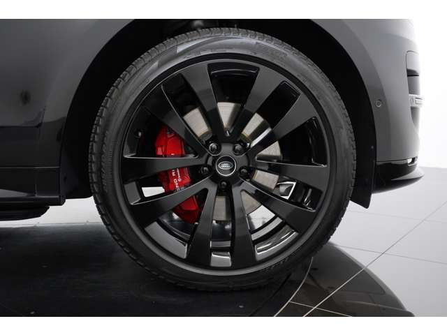 ���[�J�[�I�v�V����23�C���`5135�O���X�u���b�N�A���~�z�C�[���𑕒��B��a�z�C�[���Ȃ�ł͂̔��͂Ƒ����̑��݊����A�ԑS�̂̍�����������Ɉ������ĂĂ��܂��B