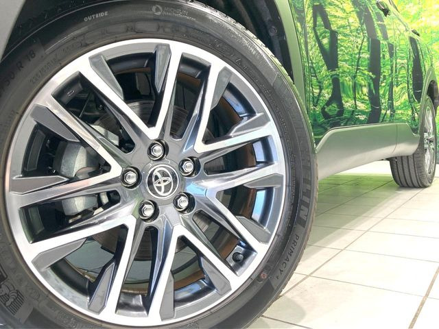 �y����18�C���`�A���~�z�C�[���z�O�ςɃ}�b�`���������A���~�z�C�[���𑕒����Ă���܂��B�e��ЊO�A���~�z�C�[����A�X�^�b�h���X�^�C�����戵�����Ă���܂��B���񂲑��k����������