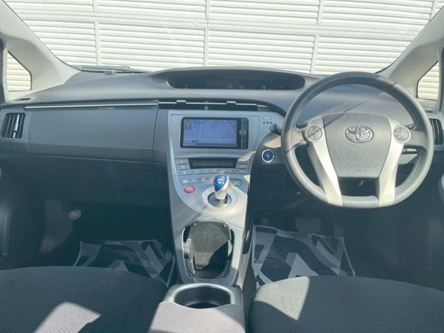 プリウス1.8 S