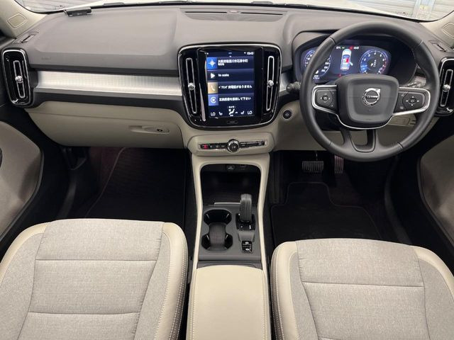 XC40T4 モメンタム