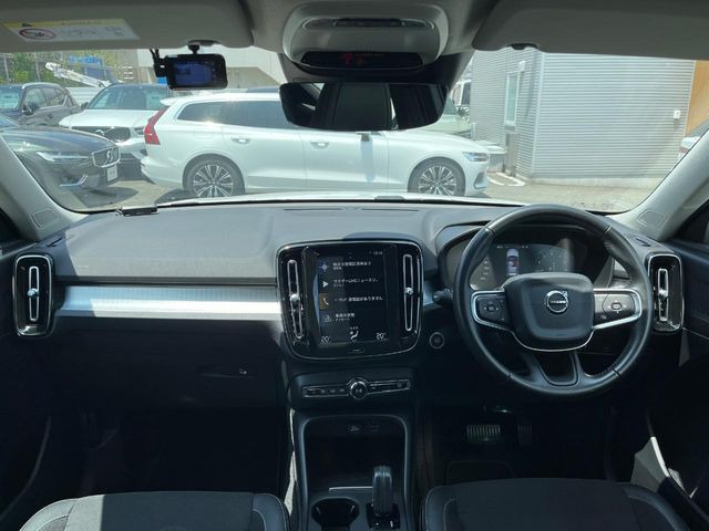 XC40T4 モメンタム