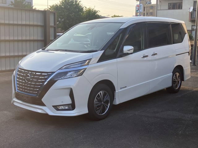 セレナ1.2 e-POWER ハイウェイスターV