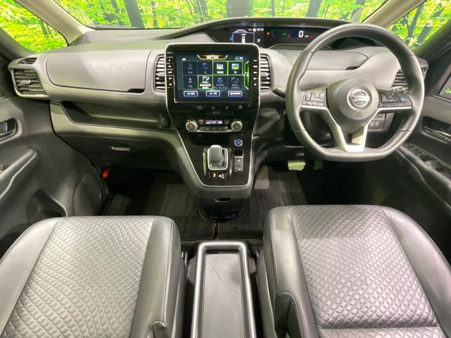 セレナ1.2 e-POWER ハイウェイスターV