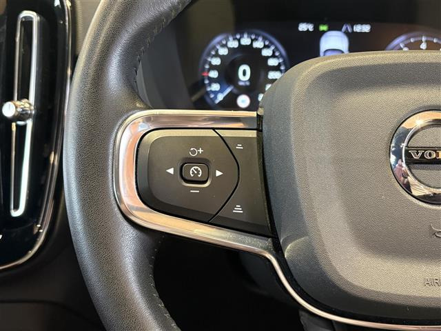 XC40B4 AWD インスクリプション 4WD