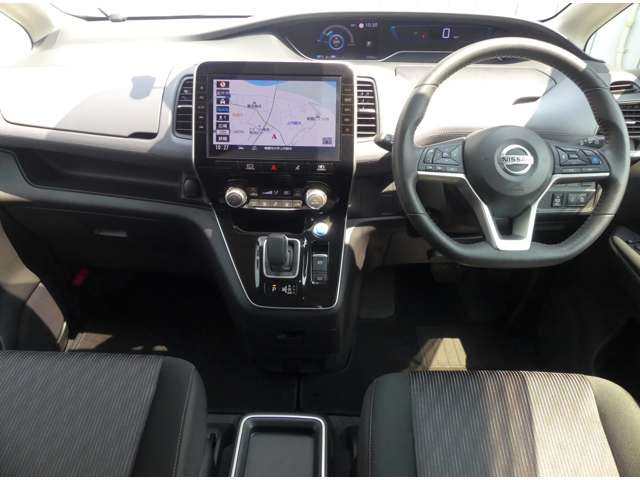 セレナ1.2 e-POWER ハイウェイスターV アーバンクロム
