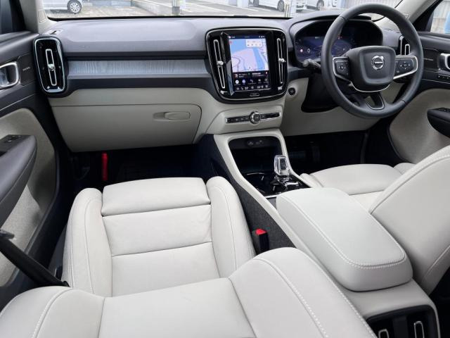 XC40ウルトラ B4 AWD 4WD