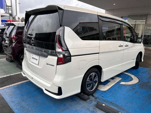 セレナ1.2 e-POWER ハイウェイスターV