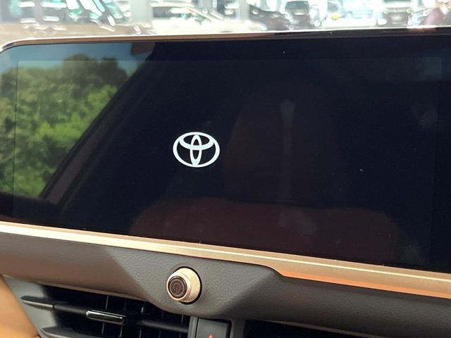 �y12�C���` �f�B�X�v���C�I�[�f�B�I�z���ʂ̃f�B�X�v���C��AppleCarPlay��AndroidAuto�����p�\�B�傫�ȉ�ʂŃX�}�z�i�r�A�v���������p���������܂���