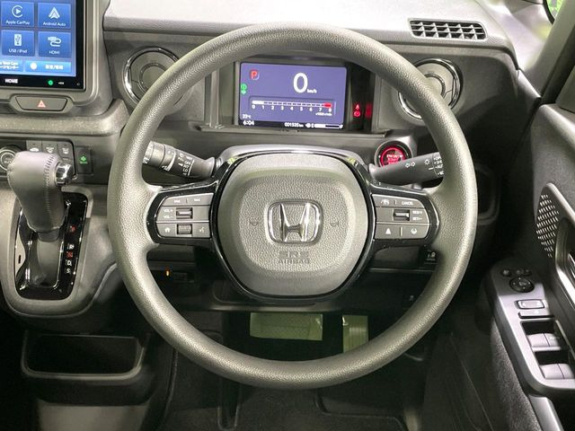 【ステアリングスイッチ】運転中、前方から目線をそらすことなく、オーディオ等の操作が可能な便利機能!安心&快適なドライブを演出してくれます♪