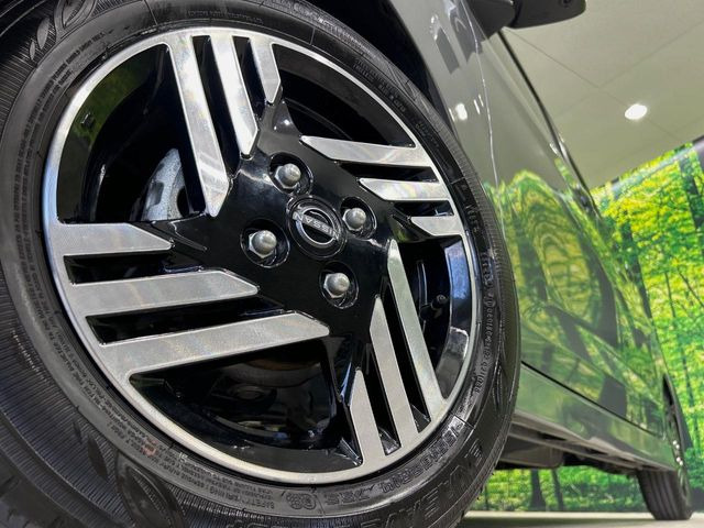 �y����14�C���`�A���~�z�C�[���z�O�ςɃ}�b�`���������A���~�z�C�[���𑕒����Ă���܂��B�e��ЊO�A���~�z�C�[����A�X�^�b�h���X�^�C�����戵�����Ă���܂��B���񂲑��k����������