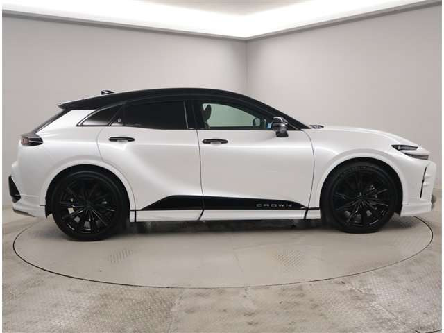 クラウンスポーツ2.5 Z E-Four 4WD