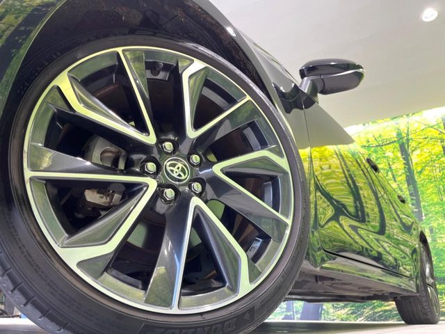 �y����18�C���`�A���~�z�C�[���z�O�ςɃ}�b�`���������A���~�z�C�[���𑕒����Ă���܂��B�e��ЊO�A���~�z�C�[����A�X�^�b�h���X�^�C�����戵�����Ă���܂��B���񂲑��k����������