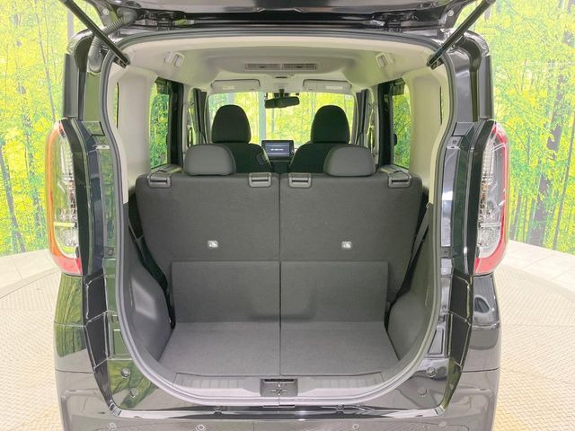 積み下ろしのしやすいデッキにはたっぷりと荷物を積み込んでいただけます。遊びから仕事まで、様々なシーンで頼れます♪