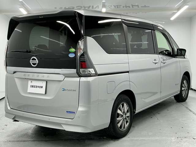 セレナ1.2 e-POWER XV