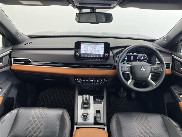 アウトランダーPHEV 2.4 P 4WD