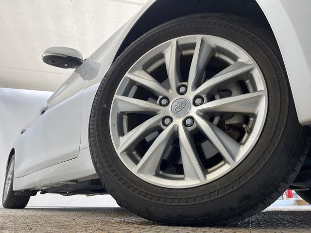 �y����17�C���`�A���~�z�C�[���z�O�ςɃ}�b�`���������A���~�z�C�[���𑕒����Ă���܂��B�e��ЊO�A���~�z�C�[����A�X�^�b�h���X�^�C�����戵�����Ă���܂��B���񂲑��k����������