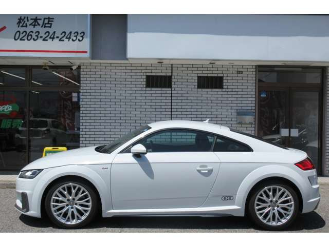 TTクーペ45 TFSI クワトロ Sラインパッケージ 4WD