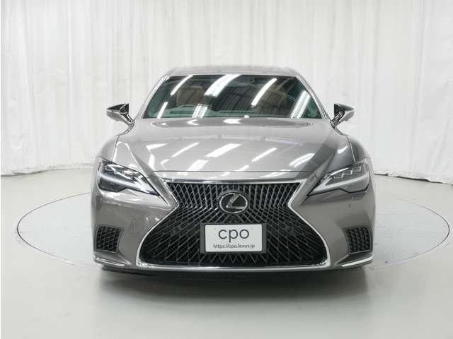 LS500 エグゼクティブ 4WD
