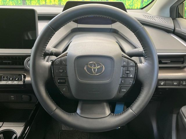 【トヨタセーフティセンス】走行中に前方の車両等を認識し、衝突しそうな時は警報とブレーキで衝突回避と被害軽減をアシスト。より安全にドライブをお楽しみいただけます。