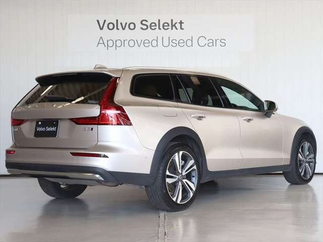 V60クロスカントリーウルトラ B5 AWD 4WD