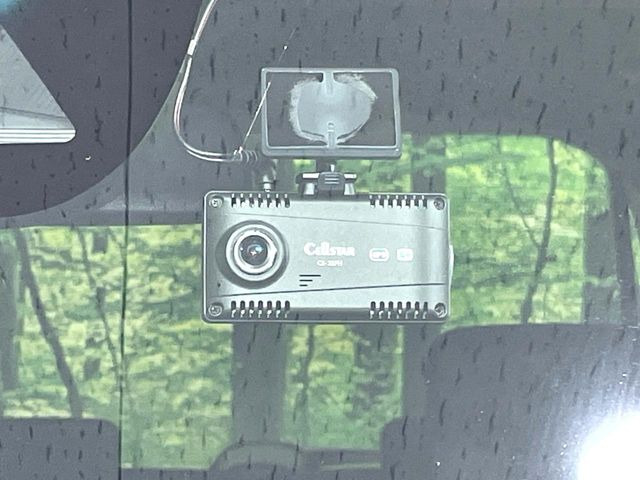 【ドライブレコーダー】ドライブレコーダー装備!走行中はもちろん、あおり運転や事故に遭遇した際、映像で記録し、万一のリスクに備えます。※記録用SDカードはお客様ご自身でご準備いただく必要があります。