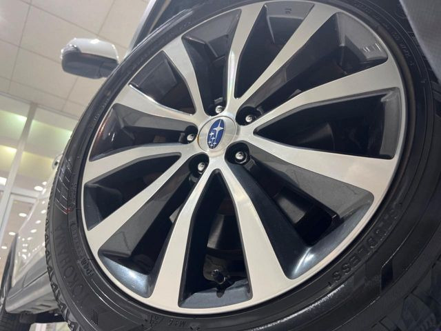 �y����17�C���`�A���~�z�C�[���z�O�ςɃ}�b�`���������A���~�z�C�[���𑕒����Ă���܂��B�e��ЊO�A���~�z�C�[����A�X�^�b�h���X�^�C�����戵�����Ă���܂��B���񂲑��k����������