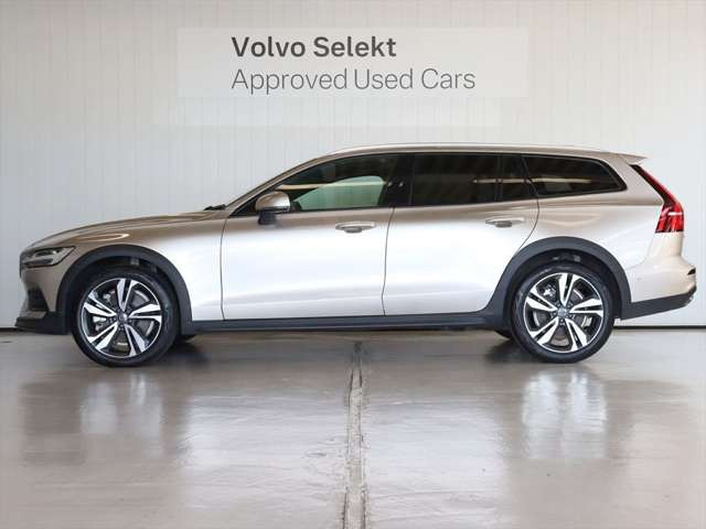 V60クロスカントリーウルトラ B5 AWD 4WD