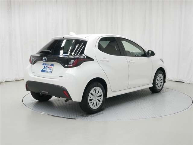 ヤリス1.5 ハイブリッド X E-Four 4WD