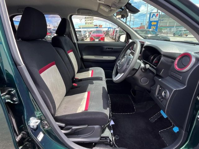 運転席シート廻りは使用感も少なく、良好な状態となっています。丁寧に使われていたことがよくわかりますね。