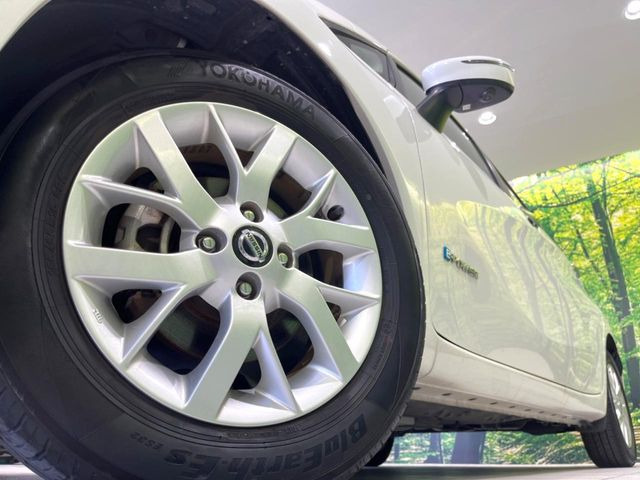 �y����15�C���`�A���~�z�C�[���z�O�ςɃ}�b�`���������A���~�z�C�[���𑕒����Ă���܂��B�e��ЊO�A���~�z�C�[����A�X�^�b�h���X�^�C�����戵�����Ă���܂��B���񂲑��k����������