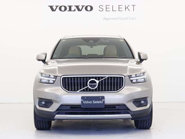 XC40B4 AWD インスクリプション 4WD