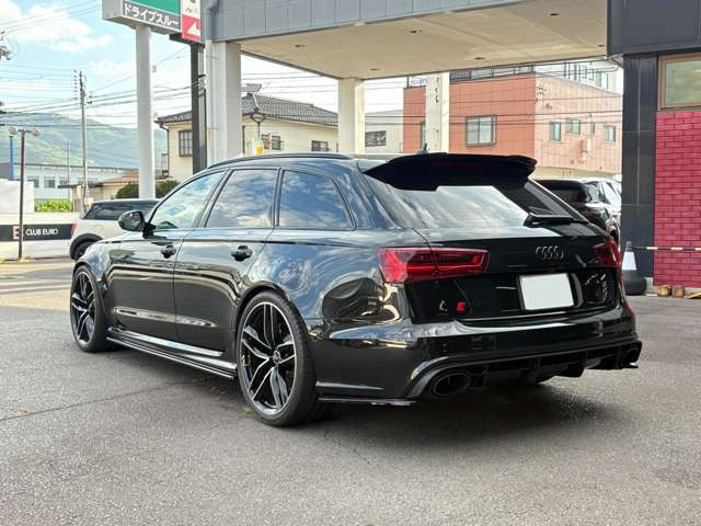 RS6アバント4.0 パフォーマンス 4WD