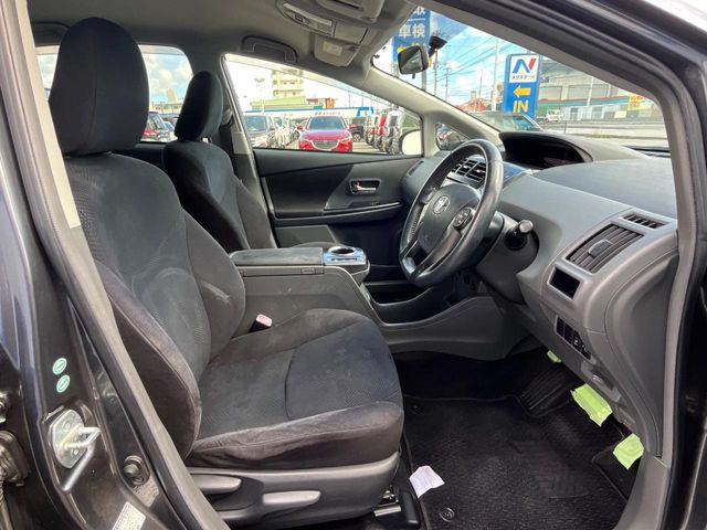 運転席シート廻りは使用感も少なく、良好な状態となっています。丁寧に使われていたことがよくわかりますね。