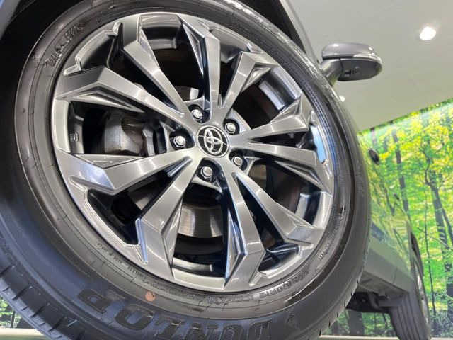 �y����18�C���`�A���~�z�C�[���z�O�ςɃ}�b�`���������A���~�z�C�[���𑕒����Ă���܂��B�e��ЊO�A���~�z�C�[����A�X�^�b�h���X�^�C�����戵�����Ă���܂��B���񂲑��k����������