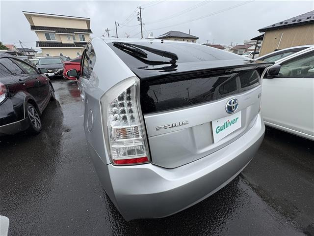 プリウス1.8 S