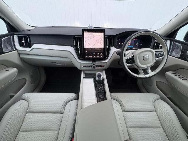 XC60ウルトラ T6 AWD プラグイン ハイブリッド 4WD