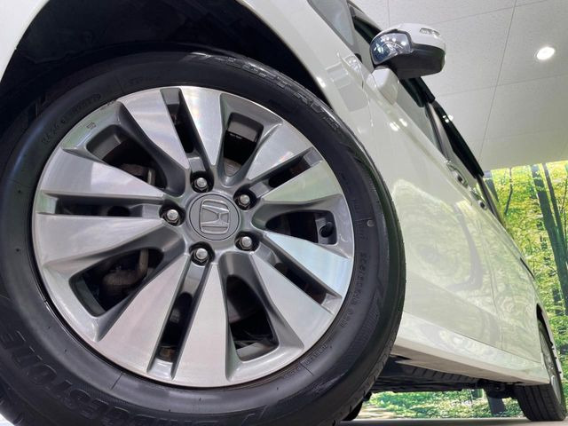 �y����16�C���`�A���~�z�C�[���z�O�ςɃ}�b�`���������A���~�z�C�[���𑕒����Ă���܂��B�e��ЊO�A���~�z�C�[����A�X�^�b�h���X�^�C�����戵�����Ă���܂��B���񂲑��k����������