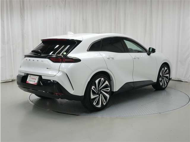 クラウンスポーツ2.5 Z E-Four 4WD