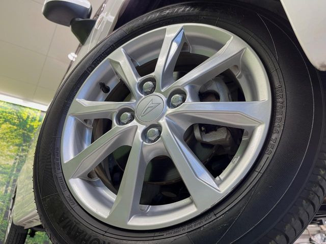 �y����14�C���`�A���~�z�C�[���z�O�ςɃ}�b�`���������A���~�z�C�[���𑕒����Ă���܂��B�e��ЊO�A���~�z�C�[����A�X�^�b�h���X�^�C�����戵�����Ă���܂��B���񂲑��k����������
