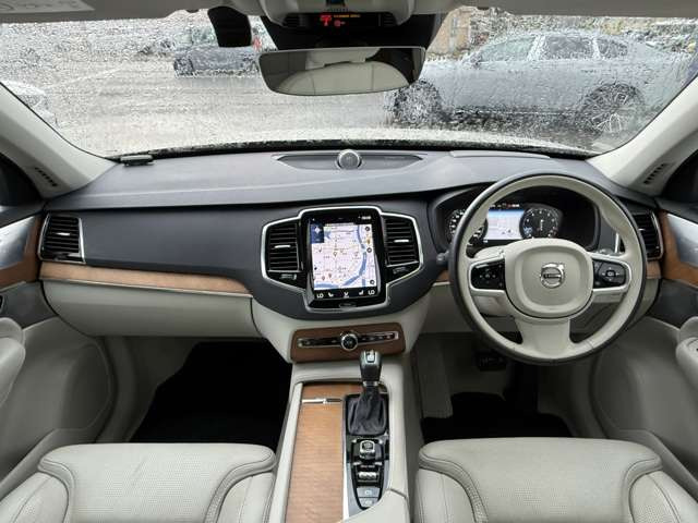 XC90T6 AWD インスクリプション 4WD